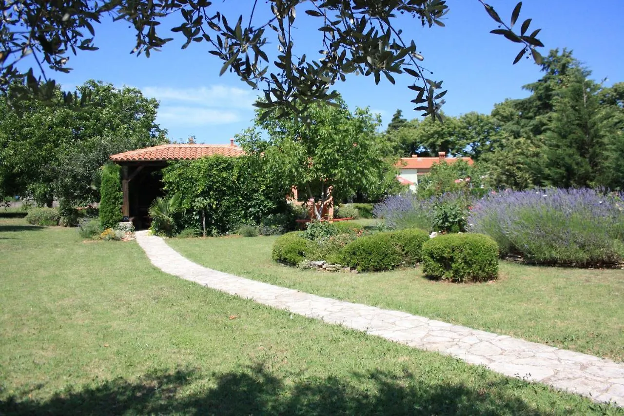 Marčana Angelina'S Garden Place, Max 6 Persons, Near Pula דירה